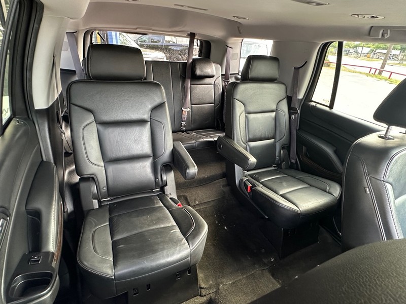 Chevrolet Tahoe Vehicle Full-screen Gallery Image 18