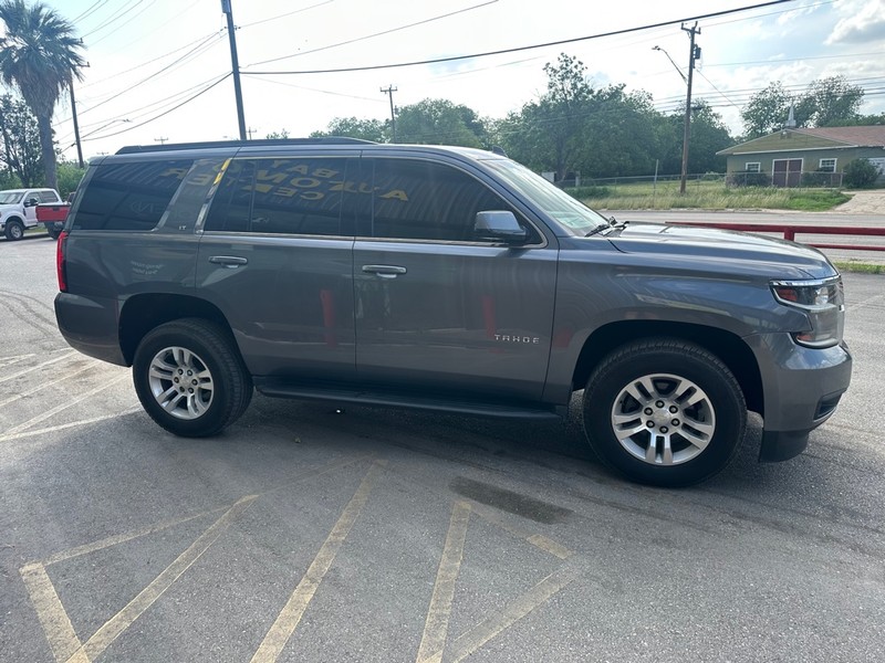 Chevrolet Tahoe Vehicle Full-screen Gallery Image 03