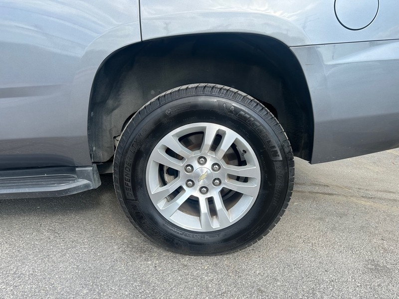 Chevrolet Tahoe Vehicle Full-screen Gallery Image 05