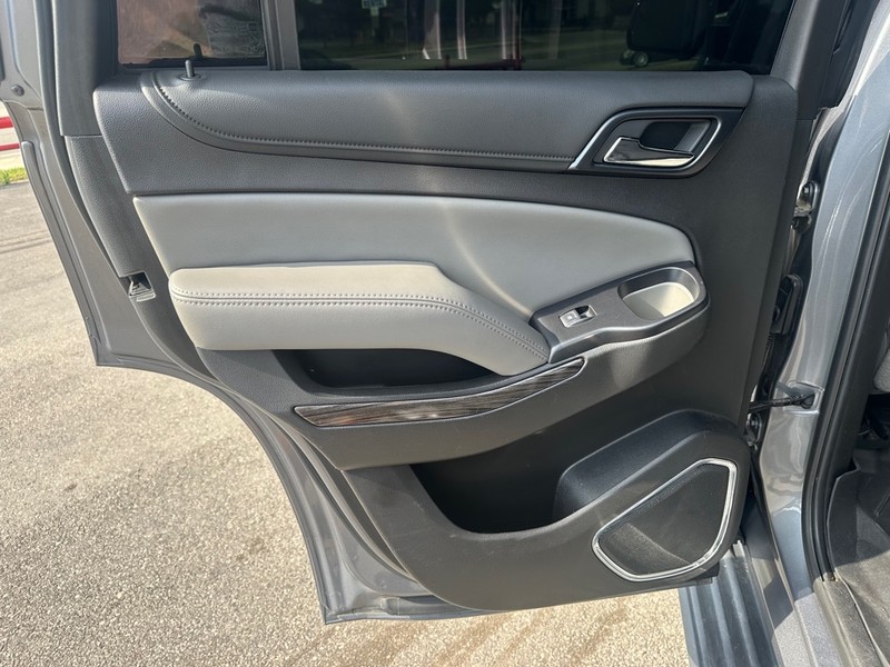 Chevrolet Tahoe Vehicle Full-screen Gallery Image 08