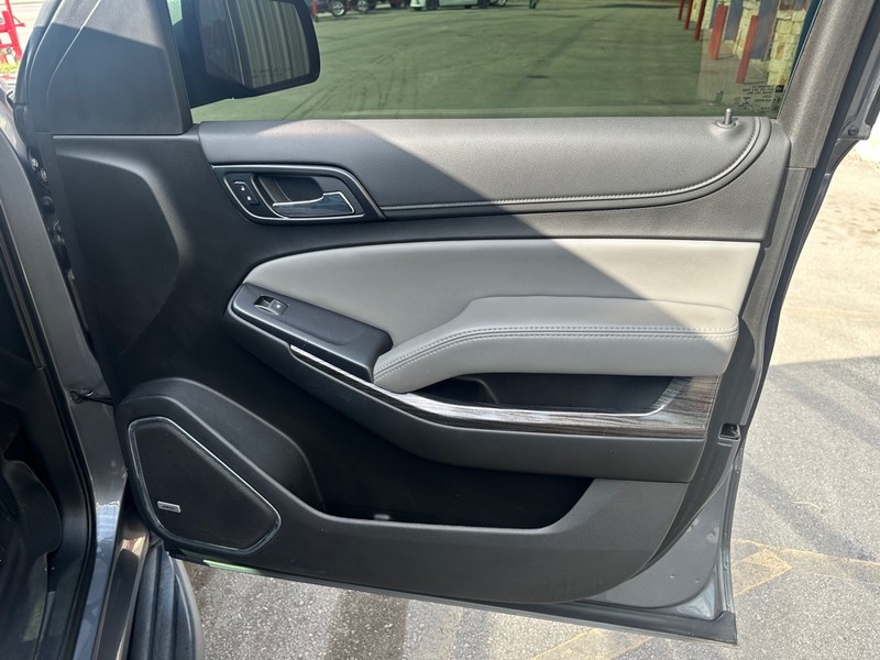 Chevrolet Tahoe Vehicle Full-screen Gallery Image 12