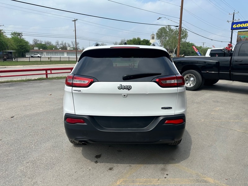 Jeep Cherokee Vehicle Full-screen Gallery Image 03