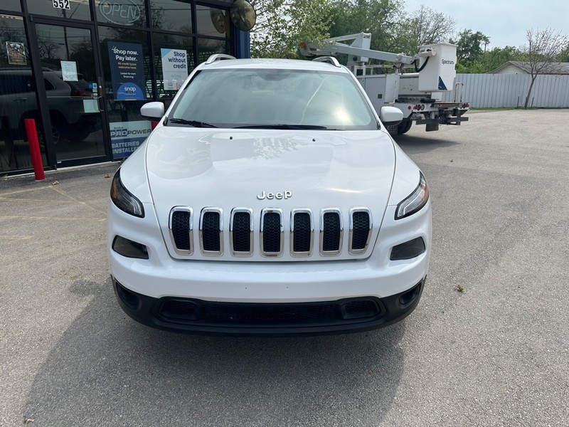 Jeep Cherokee Vehicle Full-screen Gallery Image 05