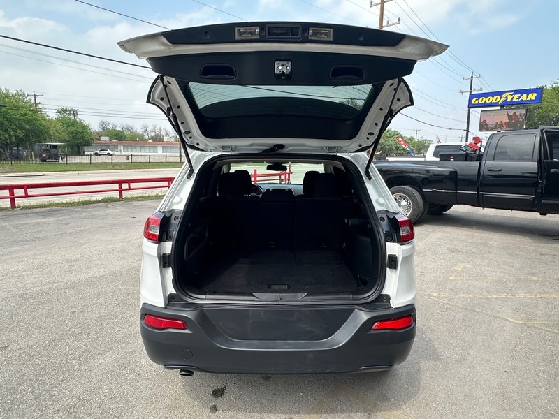 Jeep Cherokee Vehicle Full-screen Gallery Image 10