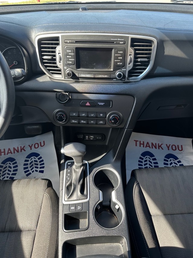 Kia Sportage Vehicle Full-screen Gallery Image 15