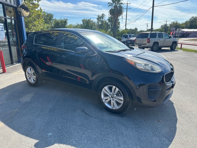 Kia Sportage Vehicle Full-screen Gallery Image 04