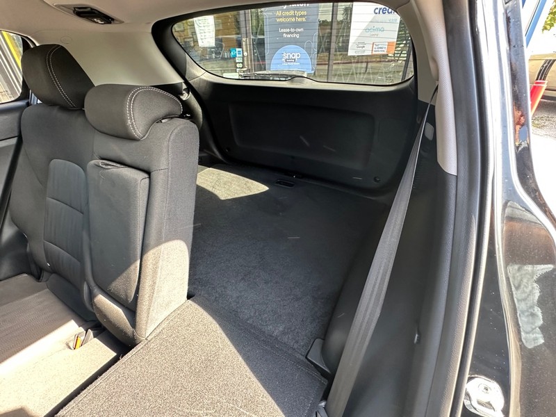 Kia Sportage Vehicle Full-screen Gallery Image 10