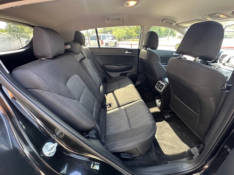 Kia Sportage Vehicle Full-screen Gallery Image 13