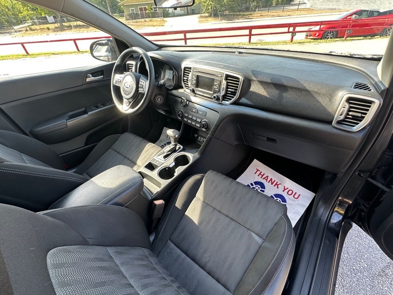 Kia Sportage Vehicle Full-screen Gallery Image 18