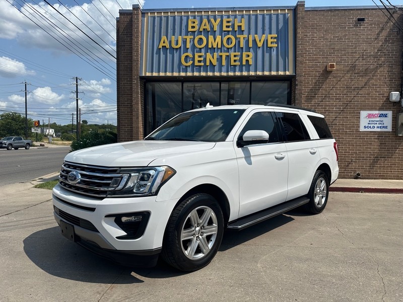 Ford Expedition Vehicle Full-screen Gallery Image 01