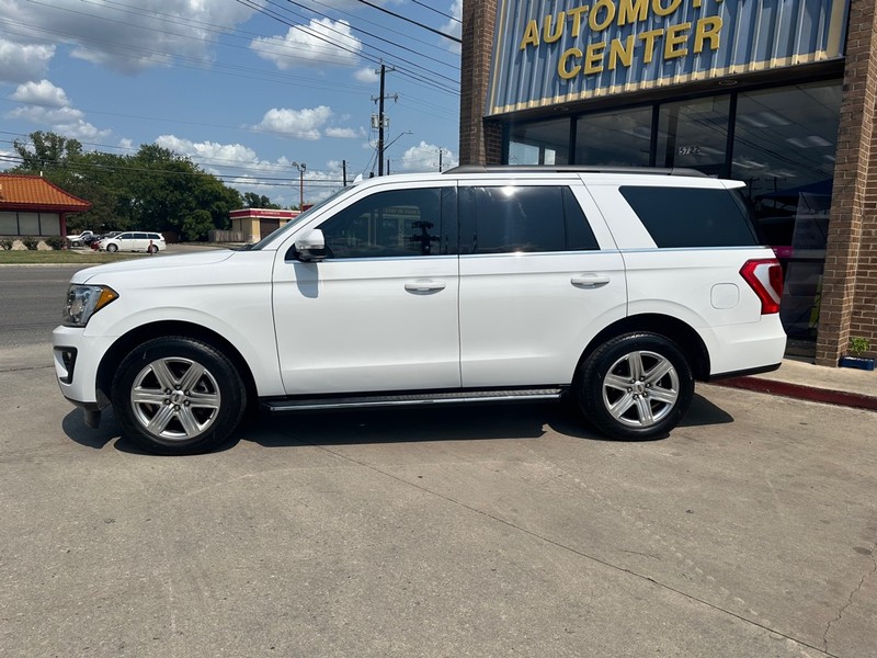 Ford Expedition Vehicle Full-screen Gallery Image 02