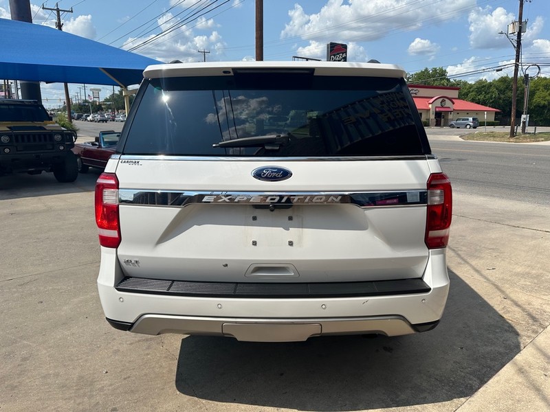 Ford Expedition Vehicle Full-screen Gallery Image 04