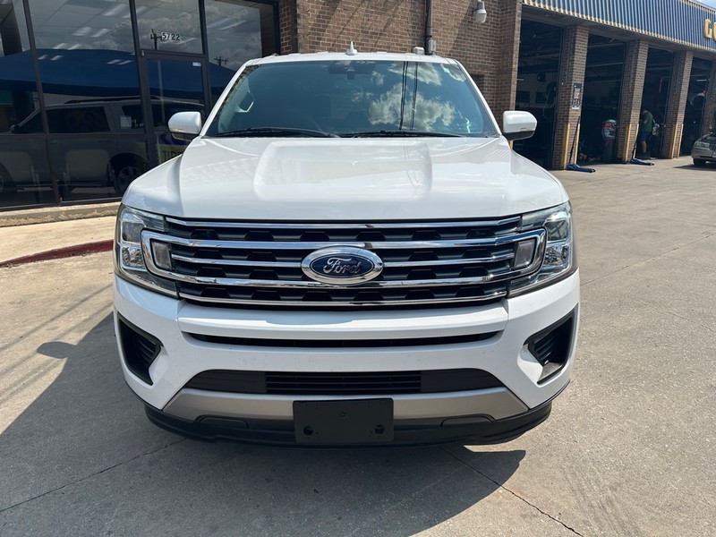 Ford Expedition Vehicle Full-screen Gallery Image 06