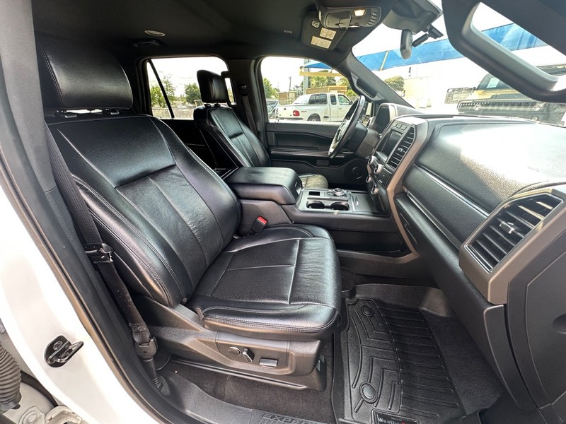 Ford Expedition Vehicle Full-screen Gallery Image 11