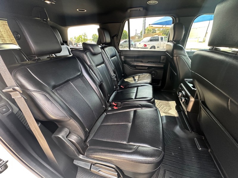 Ford Expedition Vehicle Full-screen Gallery Image 13