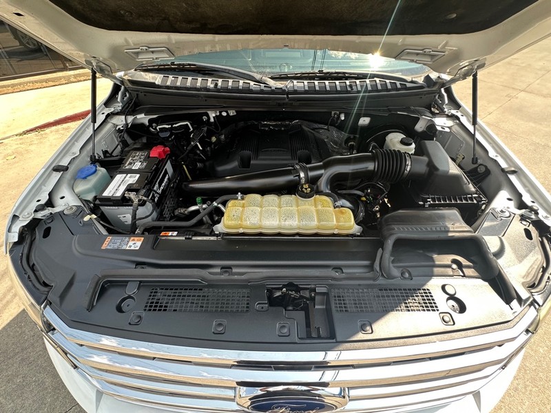 Ford Expedition Vehicle Full-screen Gallery Image 19