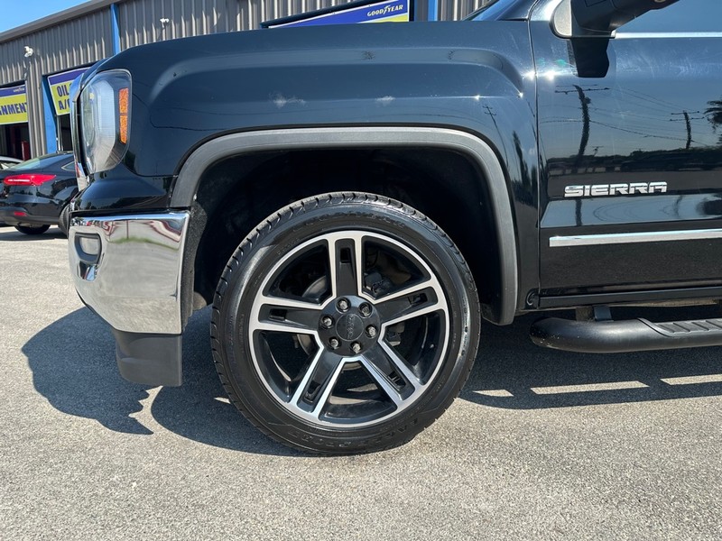 GMC SIERRA Vehicle Full-screen Gallery Image 05