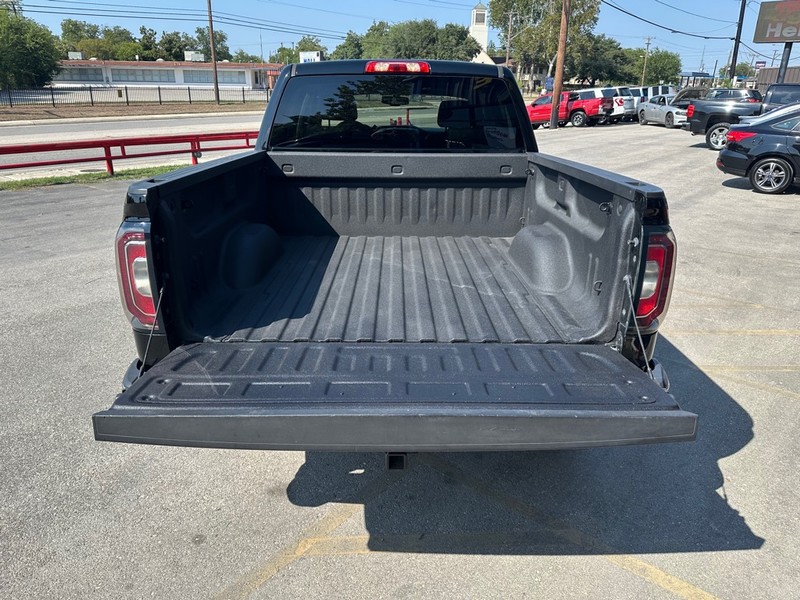 GMC SIERRA Vehicle Full-screen Gallery Image 07