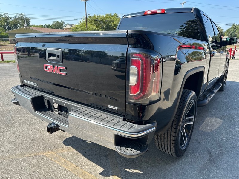 GMC SIERRA Vehicle Full-screen Gallery Image 18