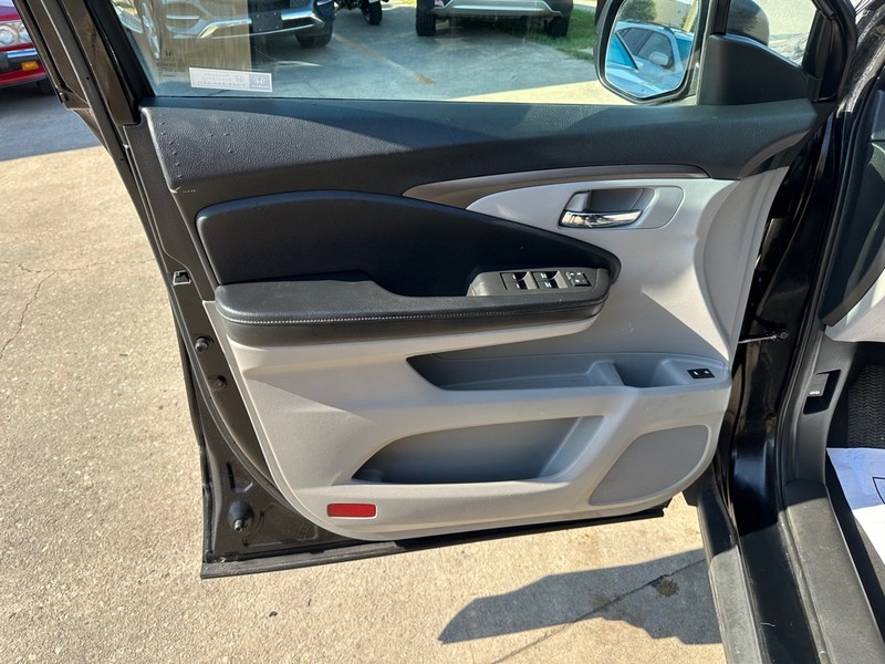 Honda Pilot Vehicle Full-screen Gallery Image 07