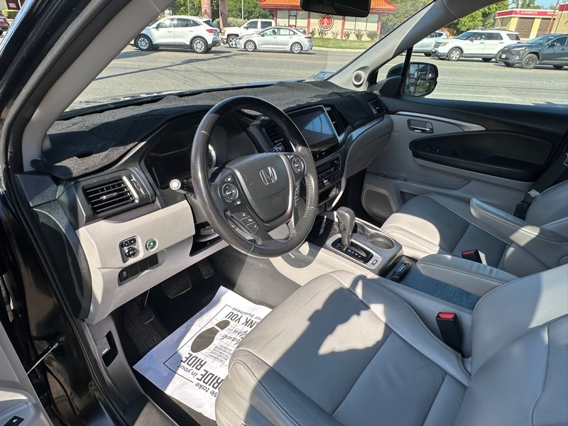 Honda Pilot Vehicle Full-screen Gallery Image 08