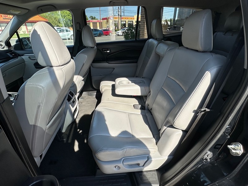 Honda Pilot Vehicle Full-screen Gallery Image 09