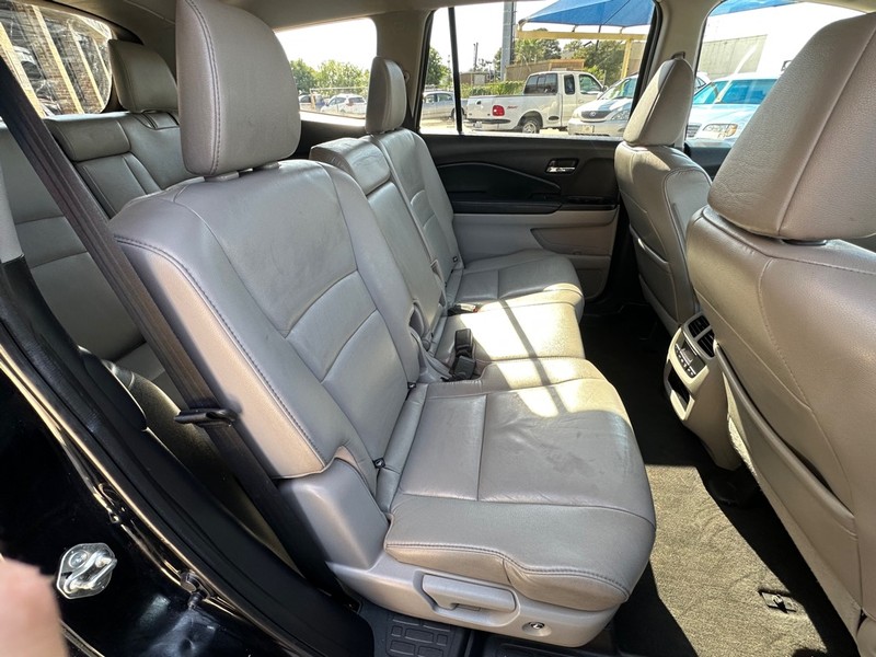 Honda Pilot Vehicle Full-screen Gallery Image 12
