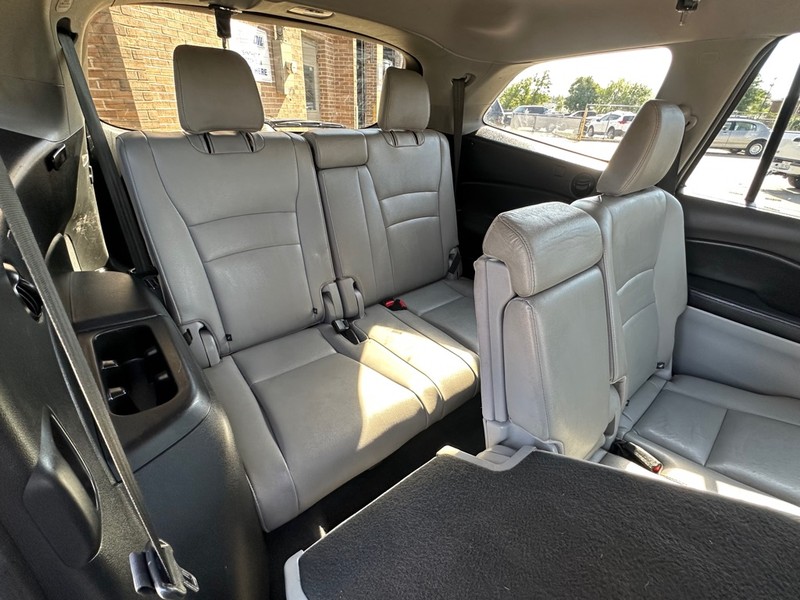 Honda Pilot Vehicle Full-screen Gallery Image 13