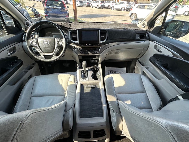 Honda Pilot Vehicle Full-screen Gallery Image 15