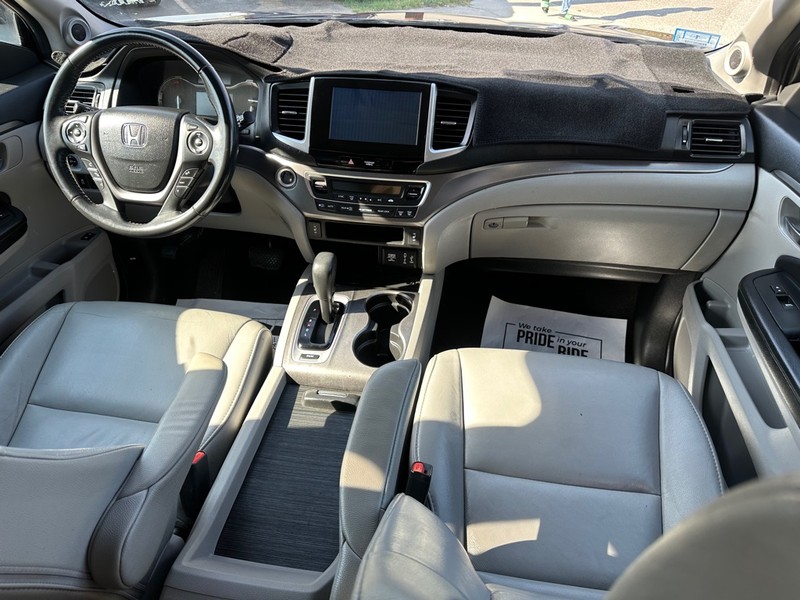 Honda Pilot Vehicle Full-screen Gallery Image 17