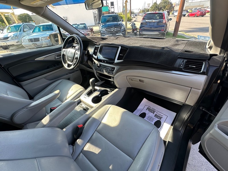 Honda Pilot Vehicle Full-screen Gallery Image 20