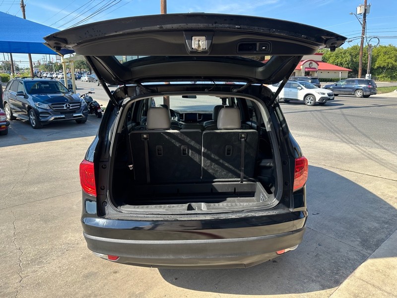 Honda Pilot Vehicle Full-screen Gallery Image 21