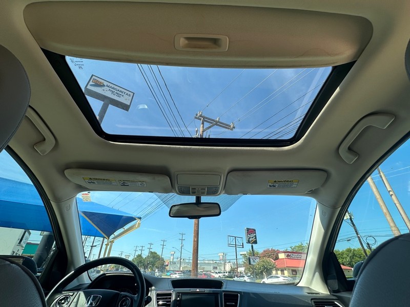 Honda CR-V Vehicle Full-screen Gallery Image 14