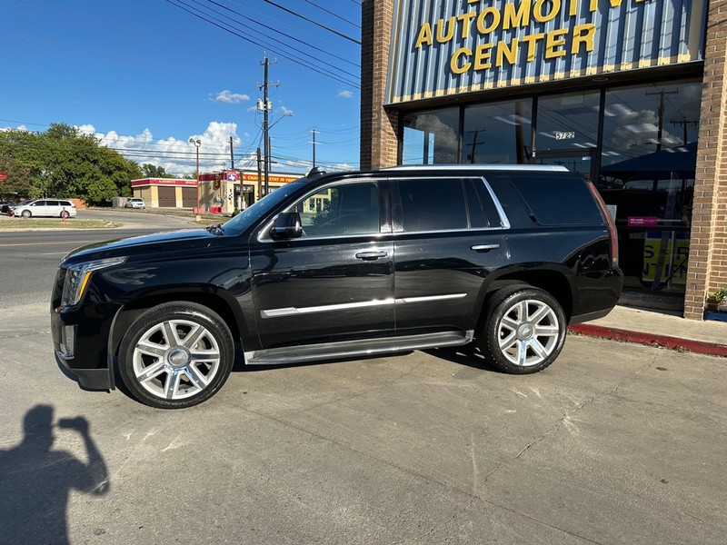 Cadillac Escalade Vehicle Full-screen Gallery Image 02