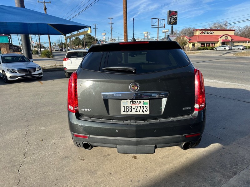 Cadillac SRX Vehicle Full-screen Gallery Image 05