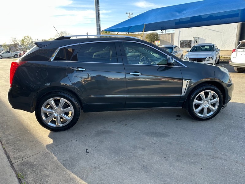 Cadillac SRX Vehicle Full-screen Gallery Image 06