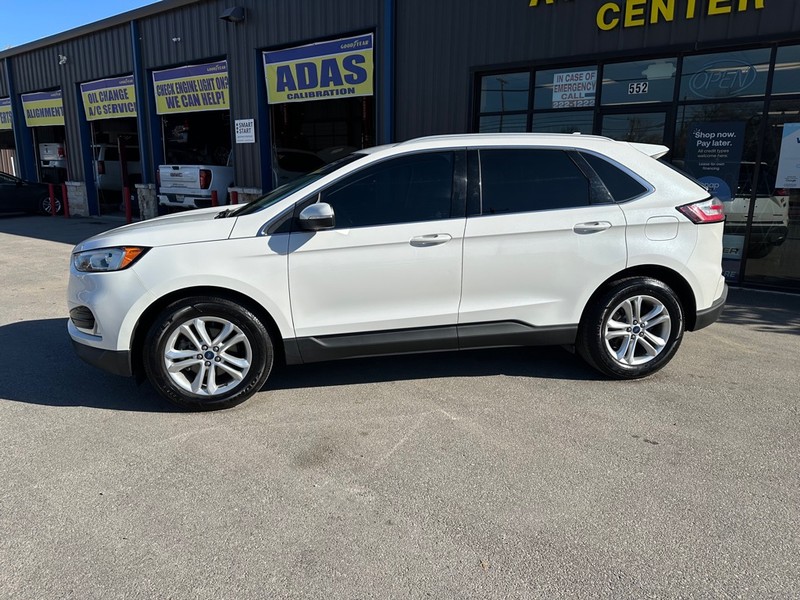 Ford Edge Vehicle Full-screen Gallery Image 02