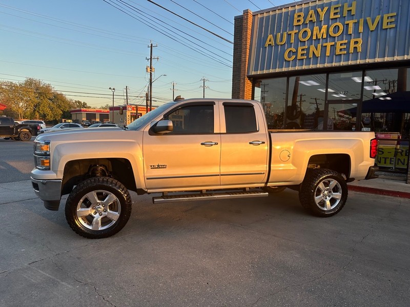 Chevrolet Silverado 1500 Vehicle Full-screen Gallery Image 02