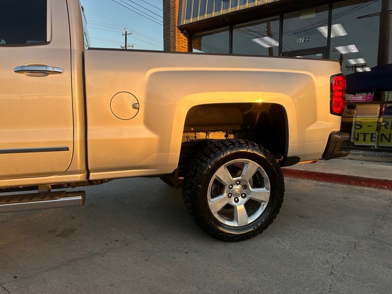 Chevrolet Silverado 1500 Vehicle Full-screen Gallery Image 04
