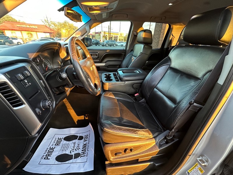 Chevrolet Silverado 1500 Vehicle Full-screen Gallery Image 13