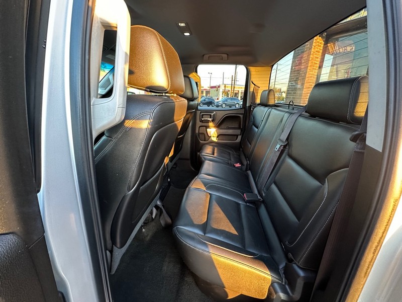 Chevrolet Silverado 1500 Vehicle Full-screen Gallery Image 14