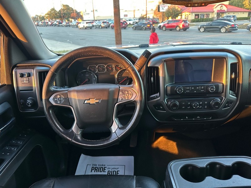 Chevrolet Silverado 1500 Vehicle Full-screen Gallery Image 16