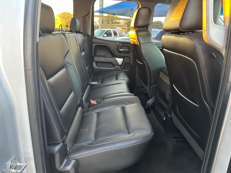 Chevrolet Silverado 1500 Vehicle Full-screen Gallery Image 17