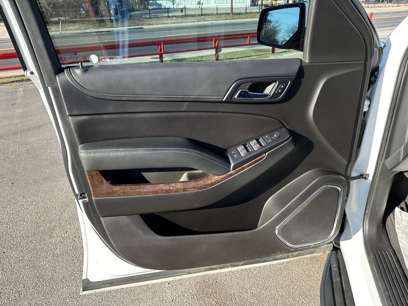 Chevrolet Tahoe Vehicle Full-screen Gallery Image 08