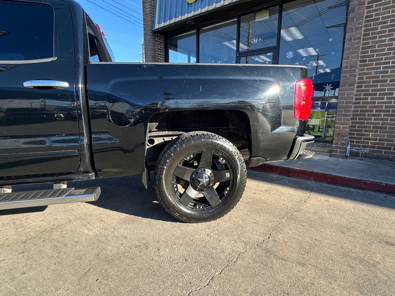 Chevrolet Silverado 1500 Vehicle Full-screen Gallery Image 03