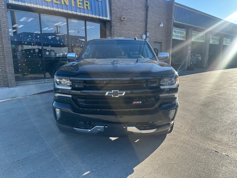 Chevrolet Silverado 1500 Vehicle Full-screen Gallery Image 10