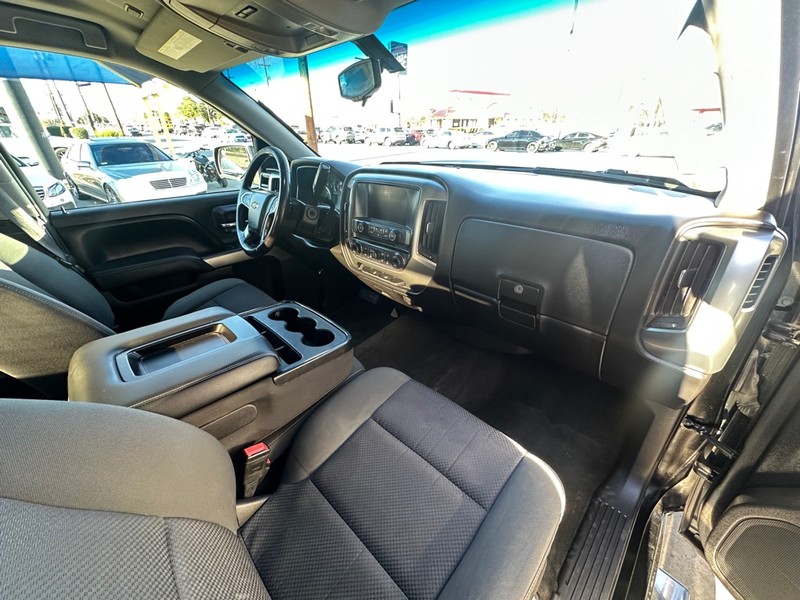 Chevrolet Silverado 1500 Vehicle Full-screen Gallery Image 17