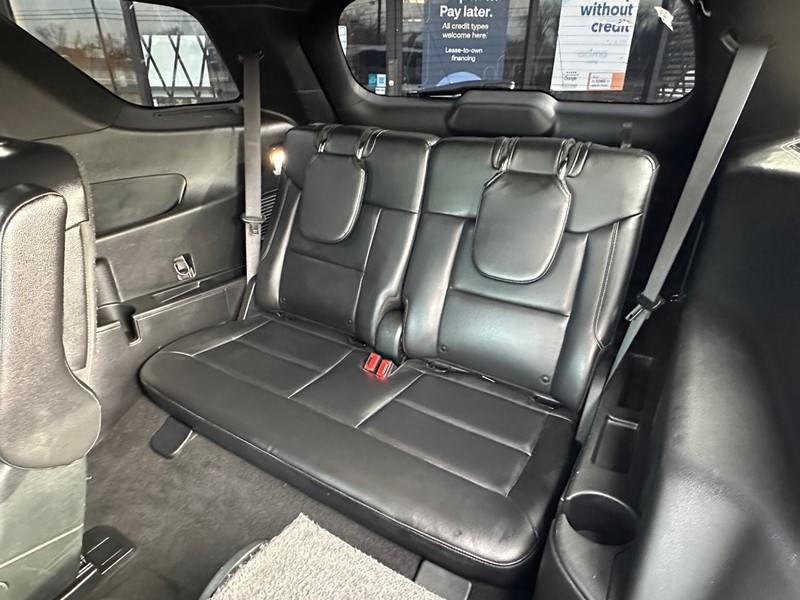 Ford Explorer Vehicle Full-screen Gallery Image 08