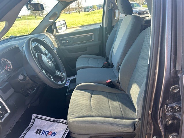 2019 RAM 1500 Classic 4WD SLT Crew Cab photo