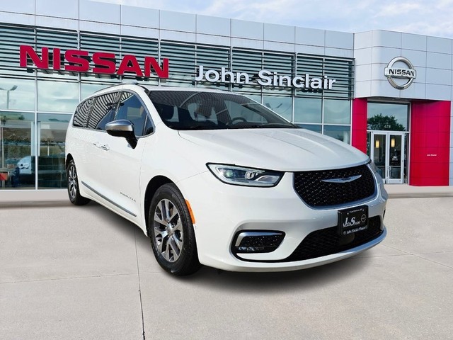 2023 Chrysler Pacifica Hybrid Pinnacle at John Sinclair Nissan in Cape Girardeau MO